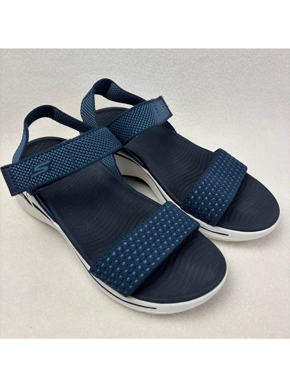 Skechers Women's 8 Go Walk Arch Fit Casual Comfort Cushion Navy Blue Sandals